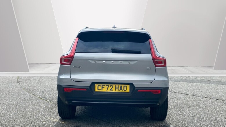 Volvo XC40 2.0 B4P Ultimate Dark 5dr Auto Petrol Estate